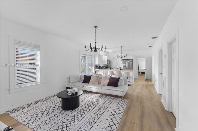 2811 SW 17th St, Miami, FL 33145