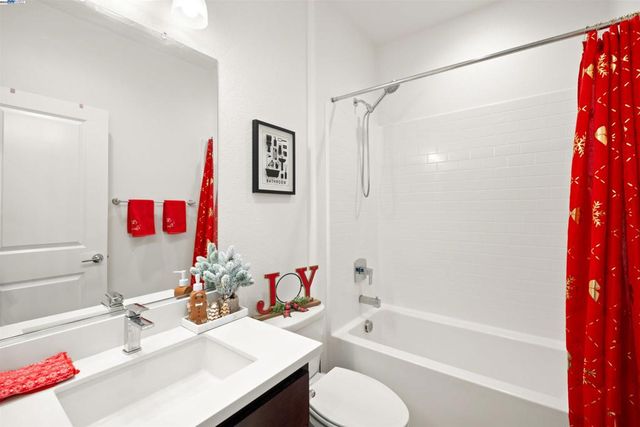 17575 Altair Way, Lathrop, CA 95330