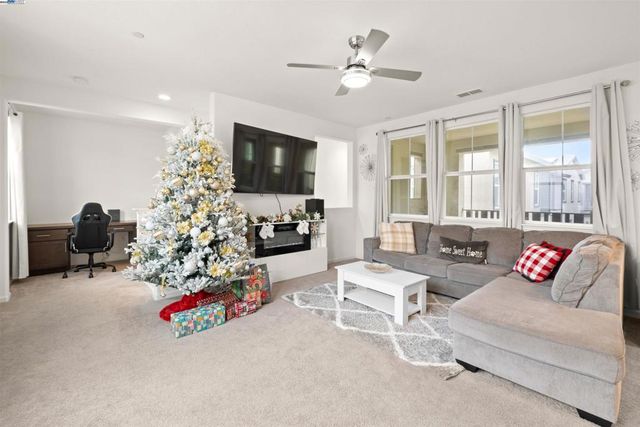 17575 Altair Way, Lathrop, CA 95330