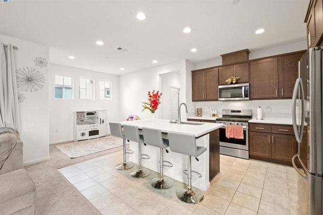 17575 Altair Way, Lathrop, CA 95330