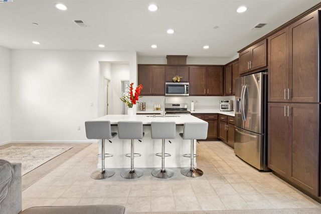 17575 Altair Way, Lathrop, CA 95330