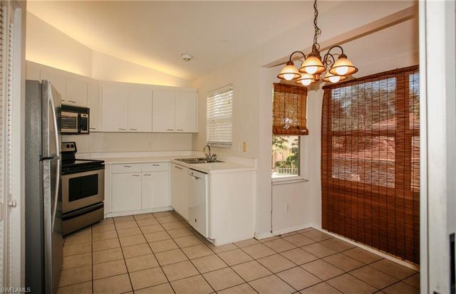 732 Woodshire LN # I1, Naples, FL 34105