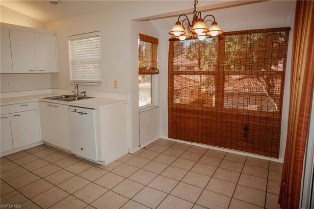 732 Woodshire LN # I1, Naples, FL 34105