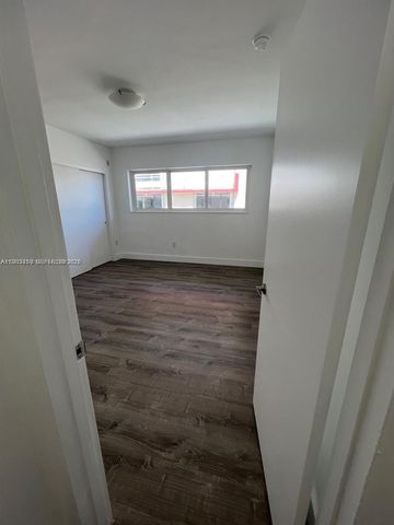 462 Golden Isles Dr 202, Hallandale Beach, FL 33009