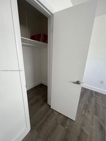 462 Golden Isles Dr 202, Hallandale Beach, FL 33009