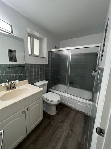 462 Golden Isles Dr 202, Hallandale Beach, FL 33009