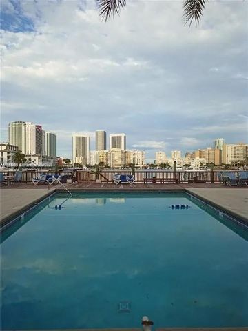 462 Golden Isles Dr 202, Hallandale Beach, FL 33009