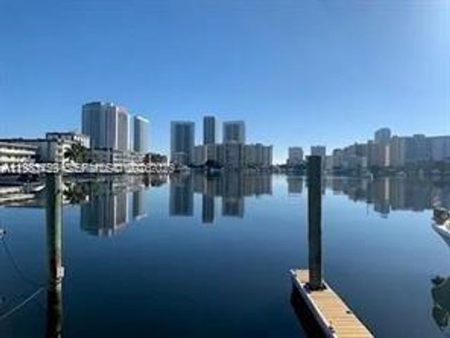 462 Golden Isles Dr 202, Hallandale Beach, FL 33009