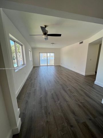 462 Golden Isles Dr 202, Hallandale Beach, FL 33009