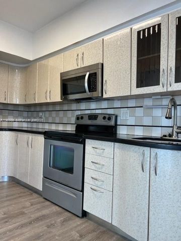 462 Golden Isles Dr 202, Hallandale Beach, FL 33009