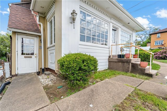 2925 Main St, Munhall, PA 15120