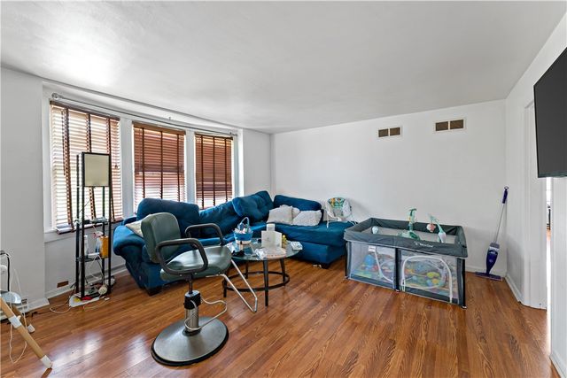 2925 Main St, Munhall, PA 15120