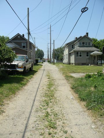 302 First Street, Ludington, MI 49431