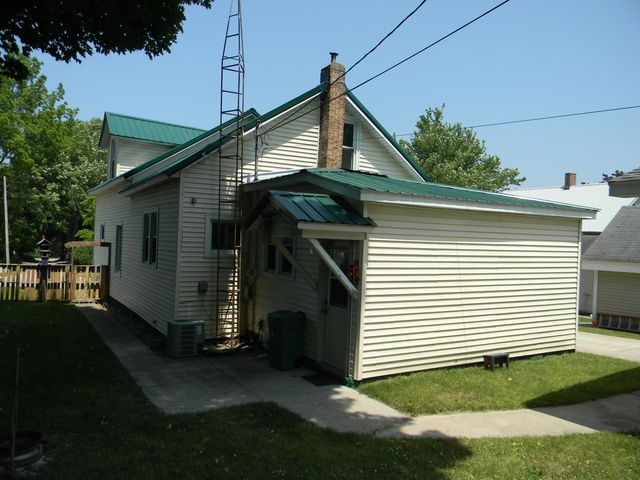 302 First Street, Ludington, MI 49431