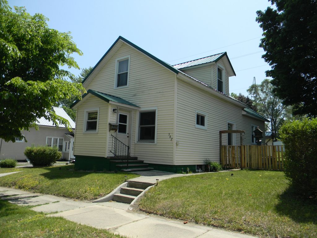 302 First Street, Ludington, MI 49431