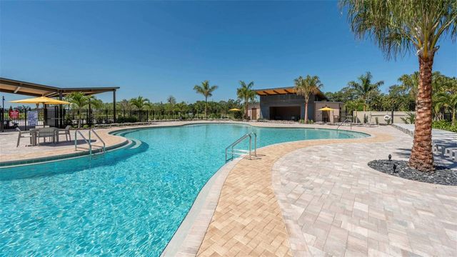 10424 CURVING CREEK LOOP, Parrish, FL 34219