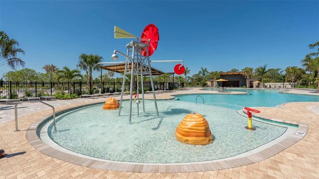 10424 CURVING CREEK LOOP, Parrish, FL 34219