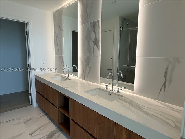 1400 Biscayne Blvd 3506, Miami, FL 33132