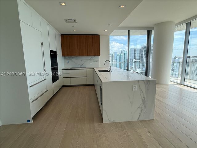 1400 Biscayne Blvd 3506, Miami, FL 33132