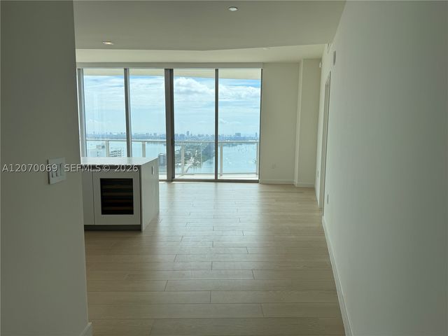 1400 Biscayne Blvd 3506, Miami, FL 33132