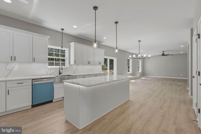 1179 HOLMES AVE, Vineland, NJ 08361