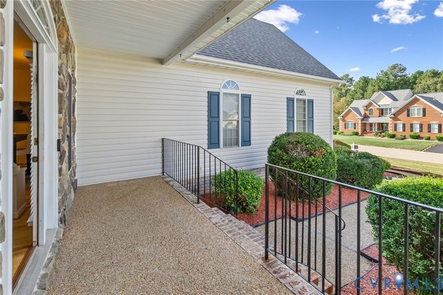 14460 Woodleigh Dr, Chester, VA 23831