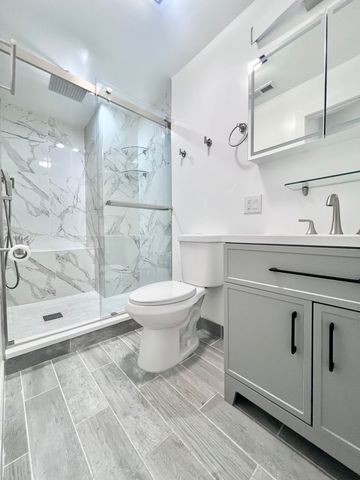 5549 N Lincoln Avenue 1, Chicago, IL 60625