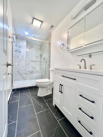 5549 N Lincoln Avenue 1, Chicago, IL 60625