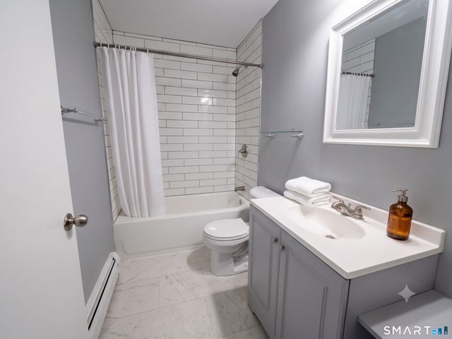 215 Foxwood Lane 215, Milford, CT 06461