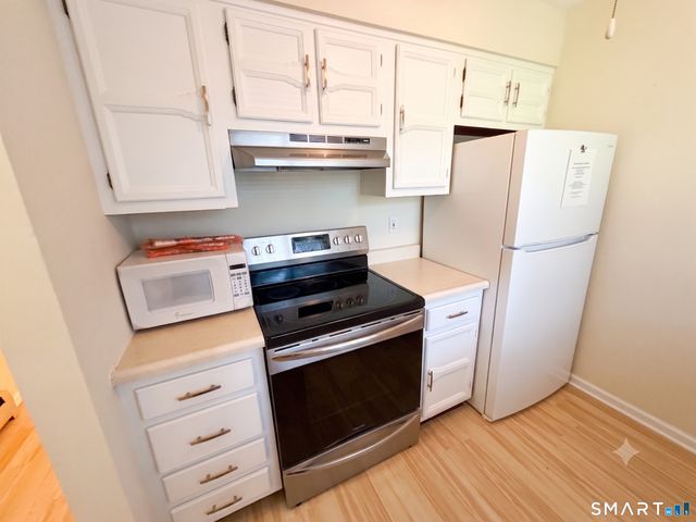 215 Foxwood Lane 215, Milford, CT 06461
