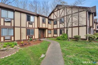 215 Foxwood Lane 215, Milford, CT 06461