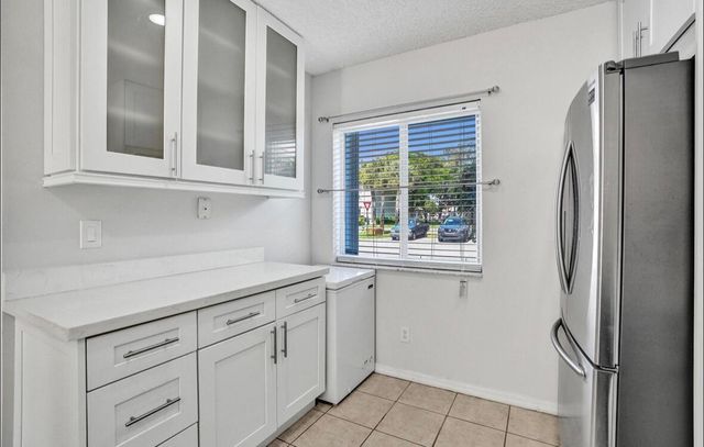 552 NW 208th Terrace, Pembroke Pines, FL 33029