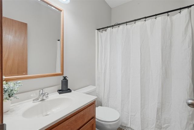 1623 Wolf Drive NW, Cedar Rapids, IA 52405