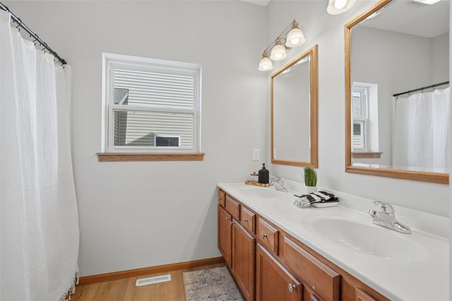 1623 Wolf Drive NW, Cedar Rapids, IA 52405