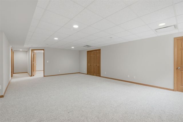 1623 Wolf Drive NW, Cedar Rapids, IA 52405