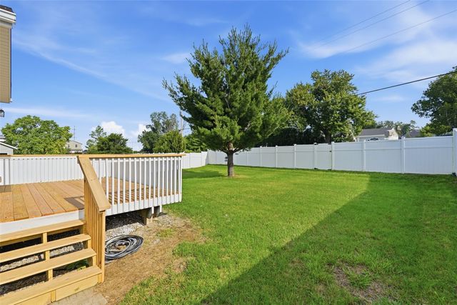 1623 Wolf Drive NW, Cedar Rapids, IA 52405