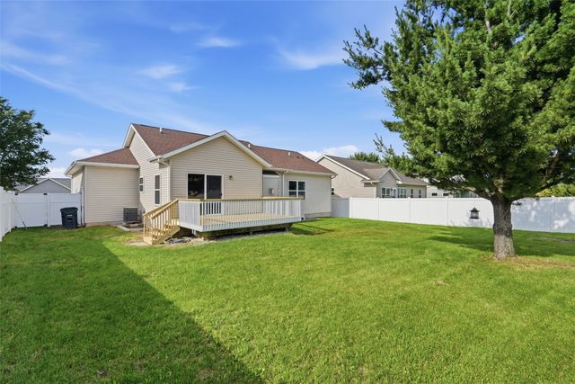 1623 Wolf Drive NW, Cedar Rapids, IA 52405