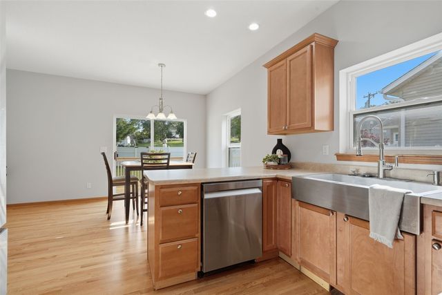 1623 Wolf Drive NW, Cedar Rapids, IA 52405