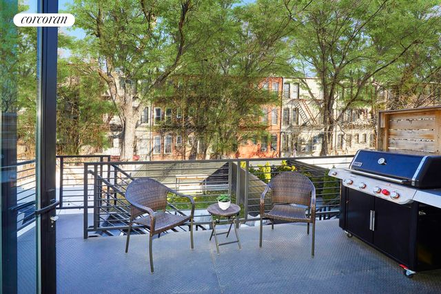 689 MAC DONOUGH Street, New York City, NY 11233