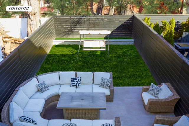 689 MAC DONOUGH Street, New York City, NY 11233