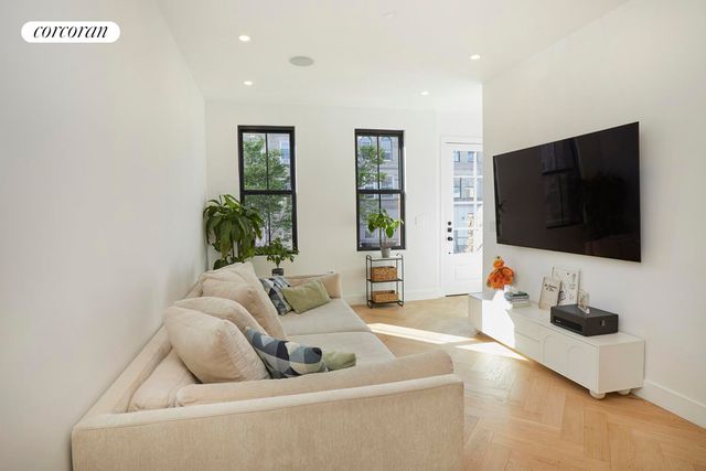 689 MAC DONOUGH Street, New York City, NY 11233