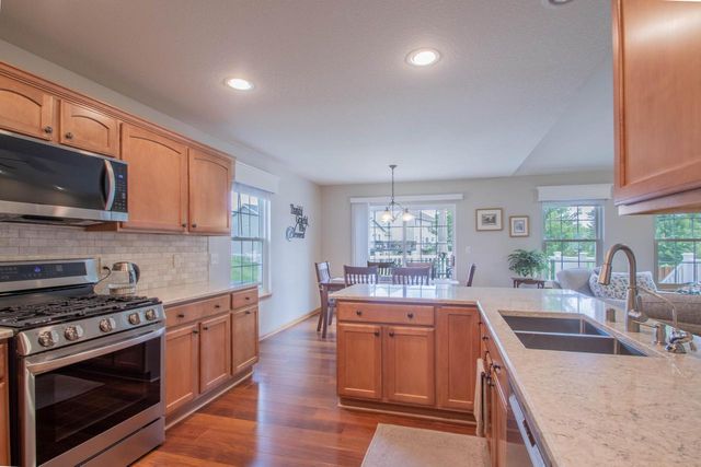 435 Crestwood DRIVE, Johnson Creek, WI 53038