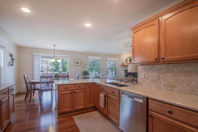 435 Crestwood DRIVE, Johnson Creek, WI 53038