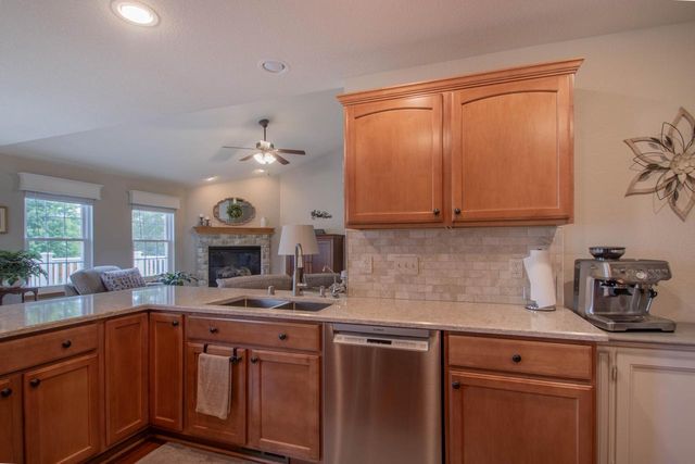 435 Crestwood DRIVE, Johnson Creek, WI 53038