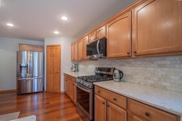 435 Crestwood DRIVE, Johnson Creek, WI 53038