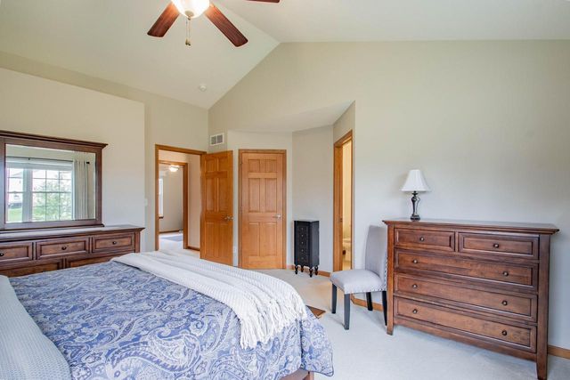 435 Crestwood DRIVE, Johnson Creek, WI 53038
