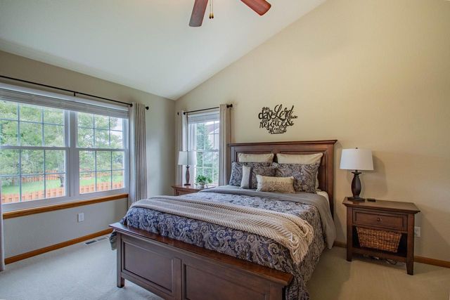 435 Crestwood DRIVE, Johnson Creek, WI 53038