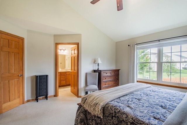 435 Crestwood DRIVE, Johnson Creek, WI 53038