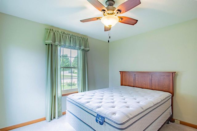 435 Crestwood DRIVE, Johnson Creek, WI 53038