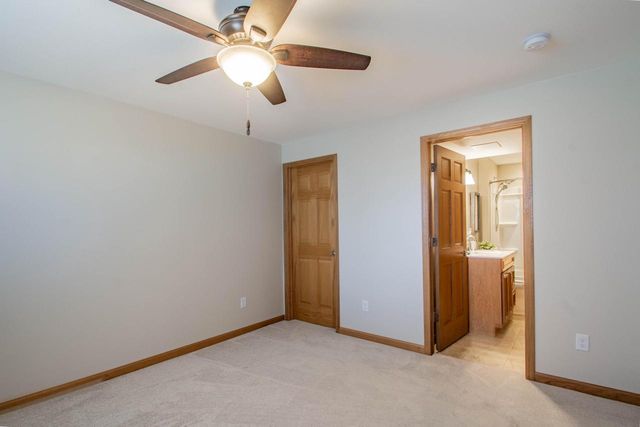 435 Crestwood DRIVE, Johnson Creek, WI 53038